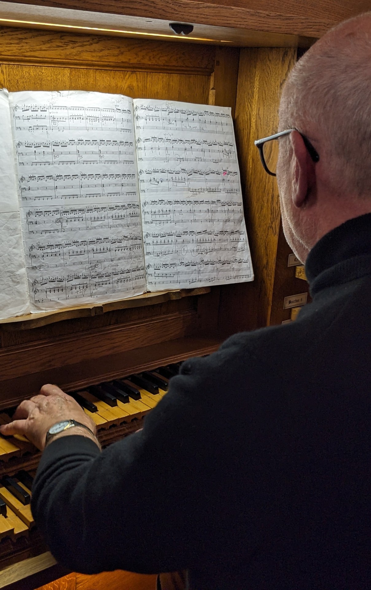 A l'orgue de chœur, Daniel Pandolfo 