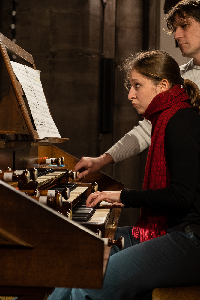 Maria Vekilova à l'orgue Merklin