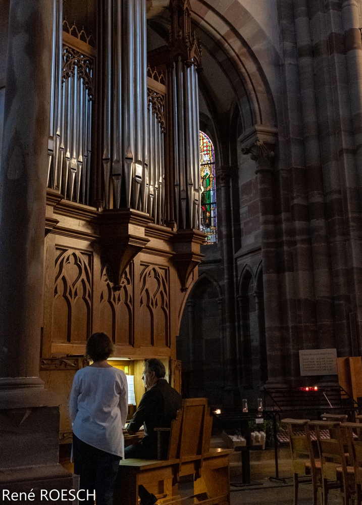 Juan Paradell Solé à l'orgue de chœur