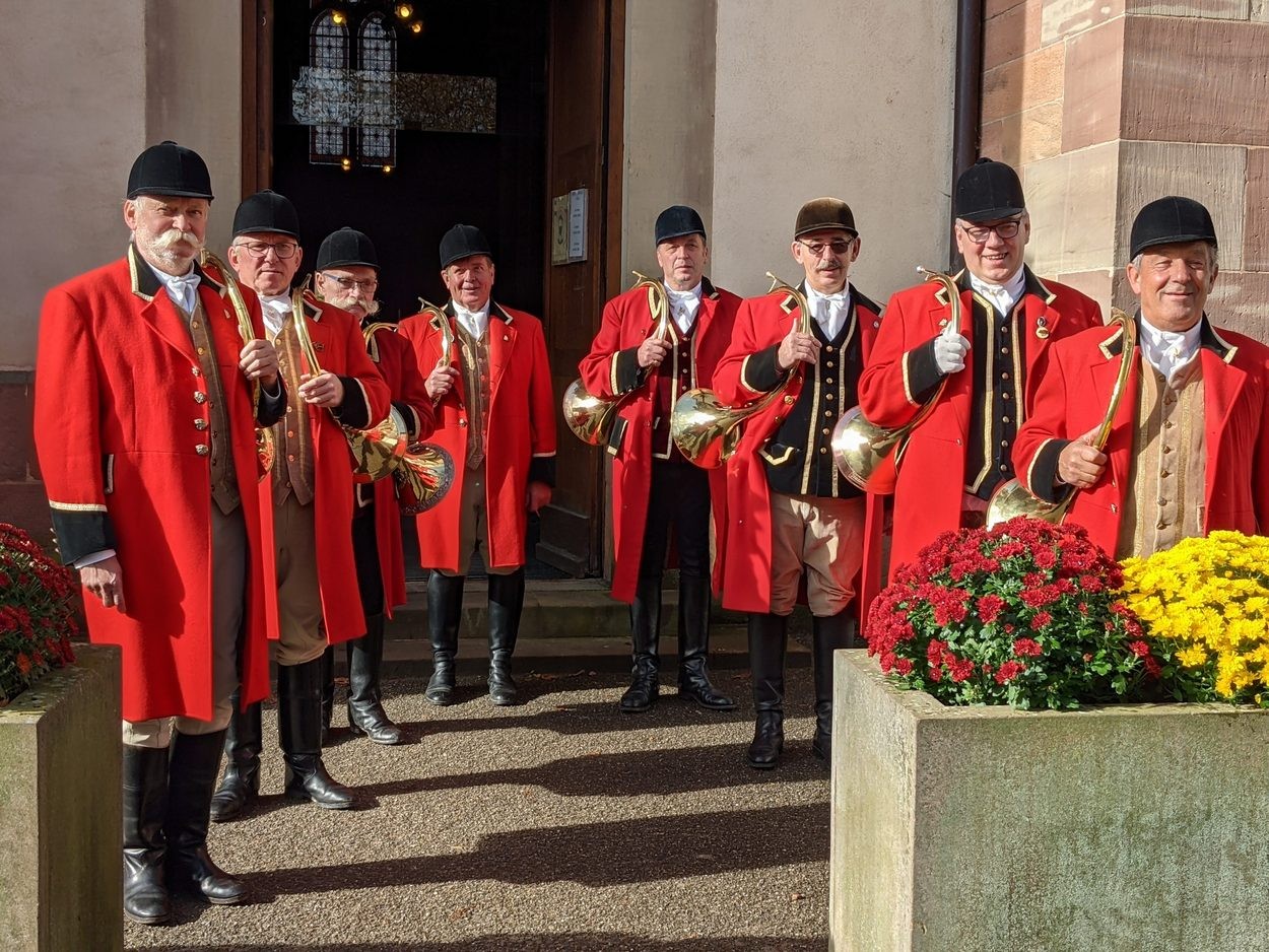 Après la messe, devant l'église, Trompes de Mollkirch