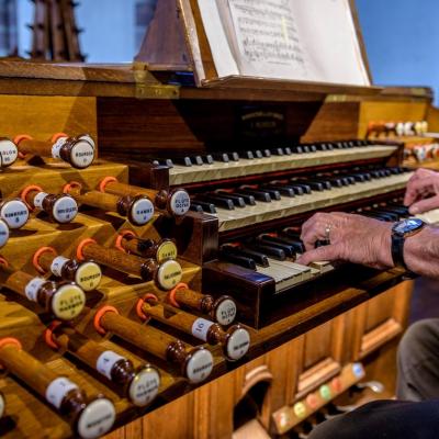 La console de l'orgue Merklin  -  Claude Schnitzler