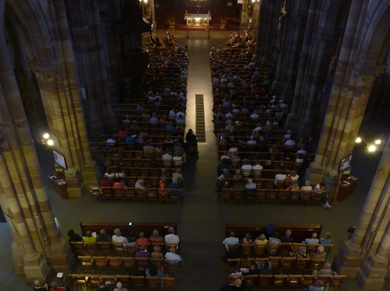 Le public pour le duo  flûte de pan et orgue