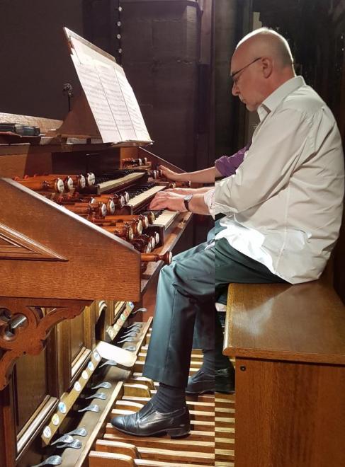 Daniel Pandolfo, titulaire de l'orgue Merklin